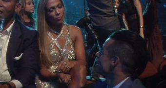 Friendly exes or lovers again, Jennifer Lopez and Casper Smart chat over Skittles at the VMAs 2014