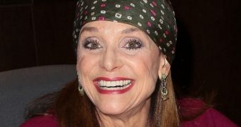 Valerie Harper says she’s not “absolutely cancer-free” but optimistic in her battle with brain cancer
