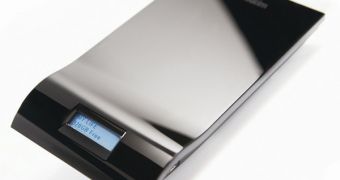 Verbatim unveils new, portable hard drive with built-in display