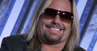 Vince Neil is suffering from kidney stones, has been hospitalized
