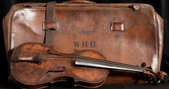 Violin Played on the Titanic Authenticated, Will Be Put Up for Auction