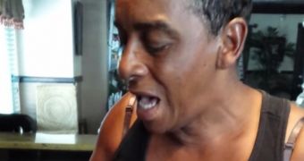 Auntie Fee dreams of having her own cooking show, has a very dirty mouth