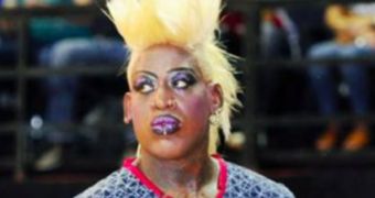 Dennis Rodman brings the glamour to basketball game in Argentina