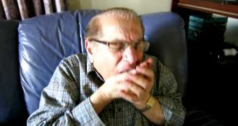 Grandpa reacts to Warheads Brain Blasters Sour Candy