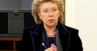 Viviane Redding addresses mass surveillance