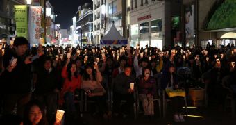 People in Seoul celebrate Earth Hour 2013