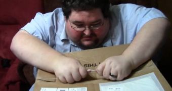 Francis unboxing PlayStation 4