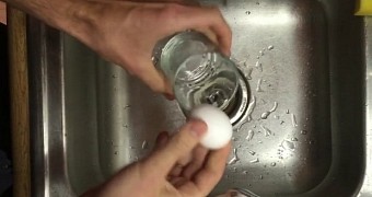 Video shows how to peel a hard-boiled egg in just a few seconds