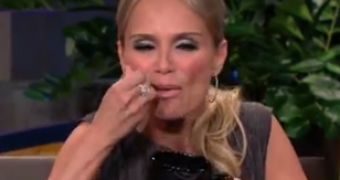 Watch: Kristin Chenoweth Eats Sea Urchin on The Tonight Show with Jay Leno