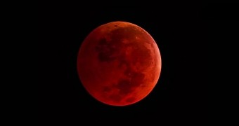 Watch: Lunar Eclipse Will Turn the Moon Blood Red This October 8