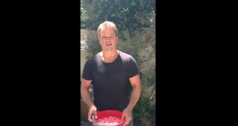 Video shows Matt Damon pouring toilet water all over himself