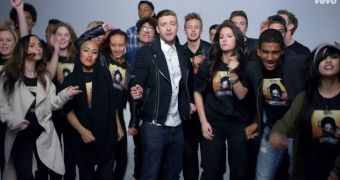 Justin Timberlake and backup dancers recreate Michael Jackson’s iconic moves in new video