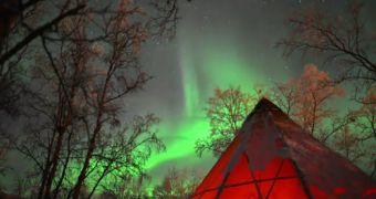 Watch: Northern Lights “Dance” over Sweden in Time-Lapse Videos