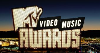VMAs 2012: Pink, Alicia Keys, One Direction Talk Upcoming Performances [Video]