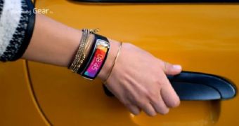 Samsung Gear Fit gets new ad