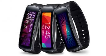 Samsung Gear Fit new ad shows the wearable's curved display
