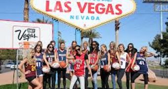 Sports Illustrated Models dance to the Harlem Shake in front of the Las Vegas sign