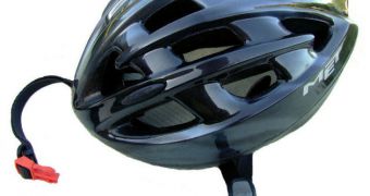 The level of noise transmitted by helmets may be distracting bike riders