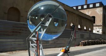 Glass sphere harvests sun power significantly more efficiently than traditional PV panels do