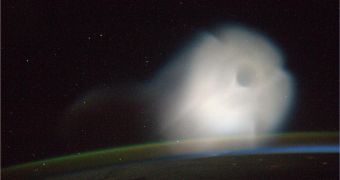 Weird Space Cloud Baffles ISS Astronauts