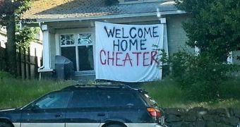 Banner warns cheater, greets him