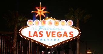 Las Vegas welcome sign to undergo extreme green makeover