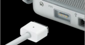 Connecting a MacBook power adapter to a power port