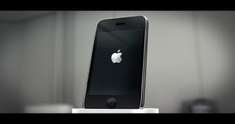 A screenshot from the new iPhone 3G S TV ad