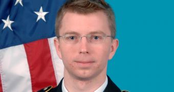 Manning asks Obama to pardon him