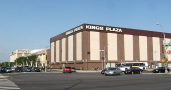 Hundreds of teens trashed Kings Plaza Mall in violent riot