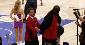 Will Ferrell Ejects Shaq from Lakers Game – Video