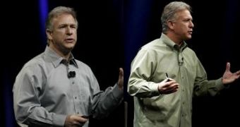 Phil Schiller with his shirt tucked and untucked