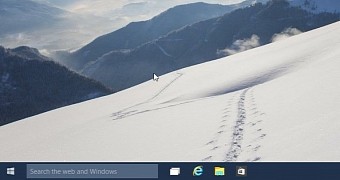 Windows 10 build 10036 desktop