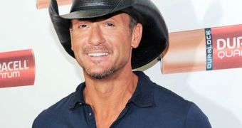 Tim McGraw slapped a female fan who got too aggressive with him in concert, she’s now preparing to sue