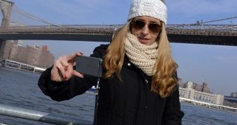 The tourist snapped a photo with the suicidal jumper from Brooklyn Bridge