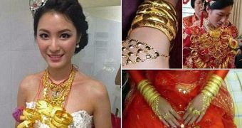 The bride showed the world that she comes from a good family by wearing gold on her wedding day