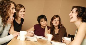 Study finds that women tend to talk more, but only in certain contexts