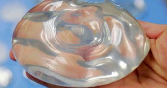 Women who have breast implants have higher chances of dying of cancer