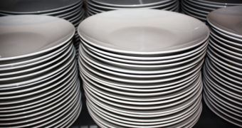 Restaurant dishes are not always as clean as we may think