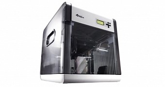 World's First All-in-One 3D Printer and Scanner Released