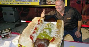 World's biggest hot dog was cooked in Florida last week