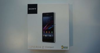 Sony Xperia Z1 Compact gets unboxed