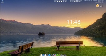 Windows XP desktop with plenty of modifications