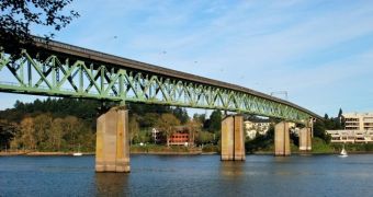 Entire bridge goes on sale in Oregon, US