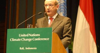 A photo of acting UNFCCC leader Yvo de Boer, taken in 2007