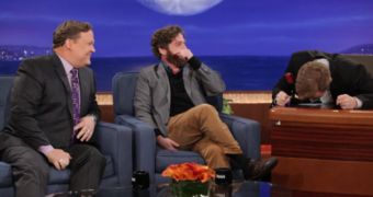 Zach Galifianakis promotes “Hangover III” on Conan O’Brien, cracks him up