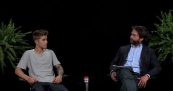Justin Bieber, Zack Galifianakis have very tense interview on “Between Two Ferns”