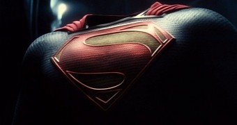First look at Superman's suit in “Batman V. Superman: Dawn of Justice”