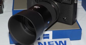 Zeiss Touit 50mm f/2.8 Macro Lens