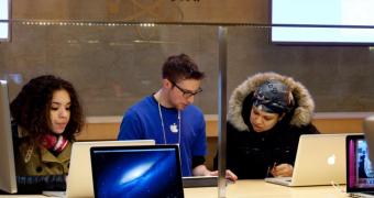 Apple's Genius Bar provides top-rated customer services